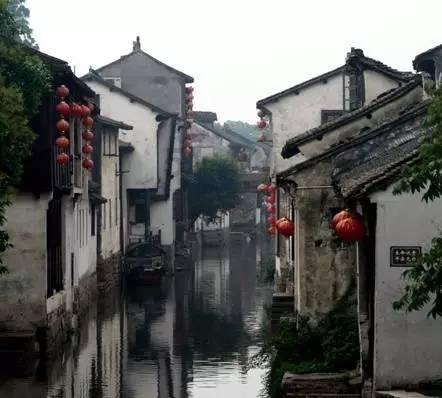 在别人面前引人注目的心理学效应？